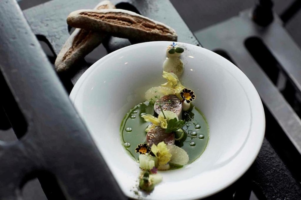 Geniet van een meergangenmenu bij restaurant Damianz in Het Arresthuis