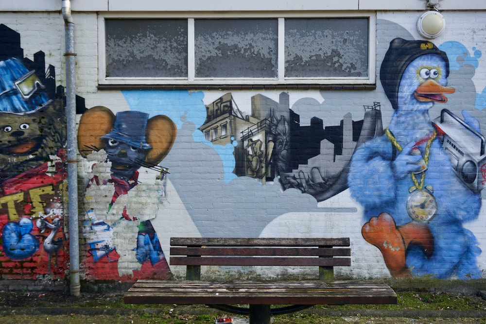 Street art met Sesamstraat-figuren in Leeuwarden