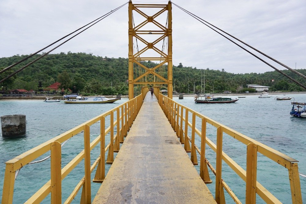 Yellow Bridge tussen Nusa Lembongan en Nusa Ceningan