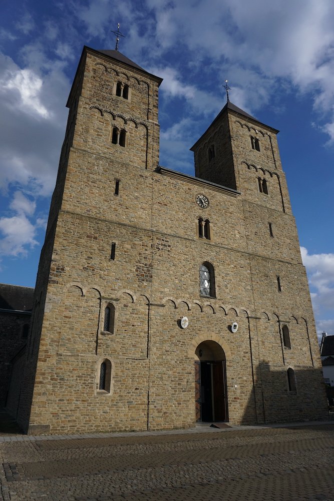 Sint-Amelbergabasiliek Susteren