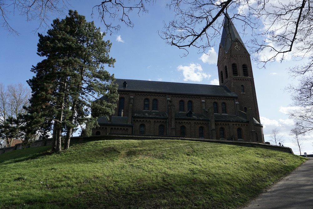 Elfstedentocht Limburg Sint-Martinuskerk Linne