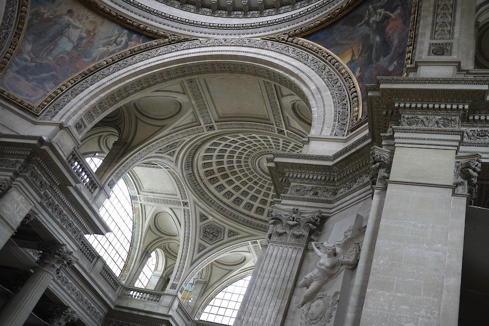 Het indrukwekkende interieur van het Pantheon in Parijs