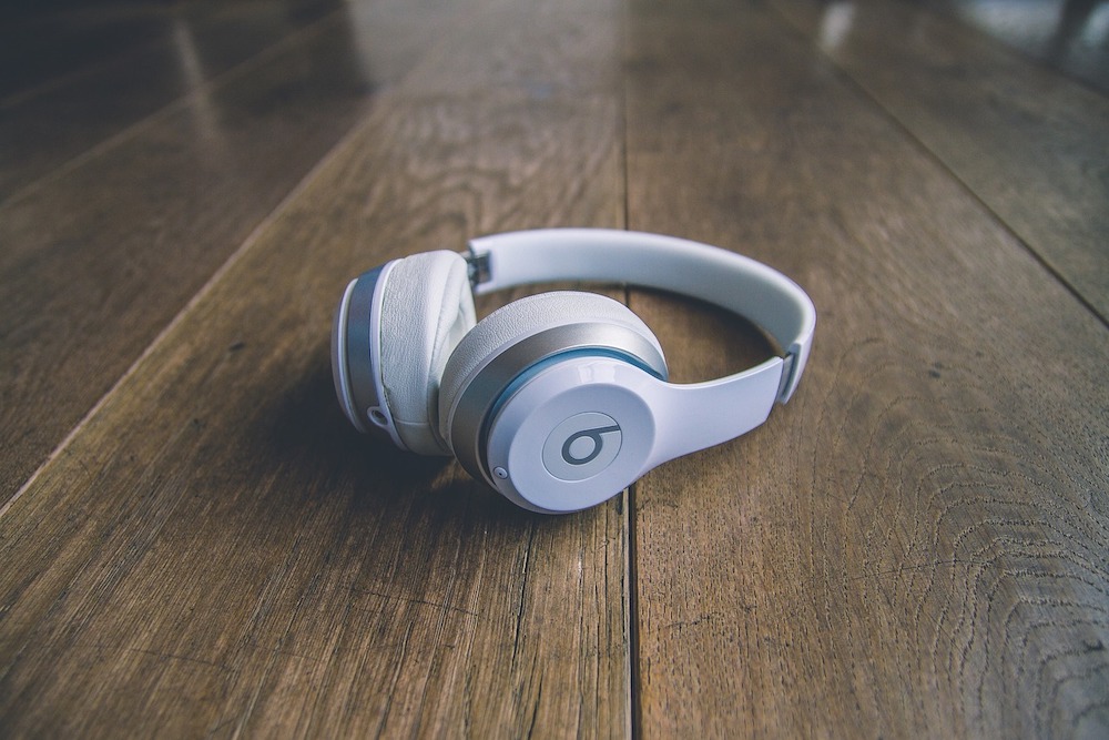 Draagbare tech voor gamers op reis: Noise cancelling headset.